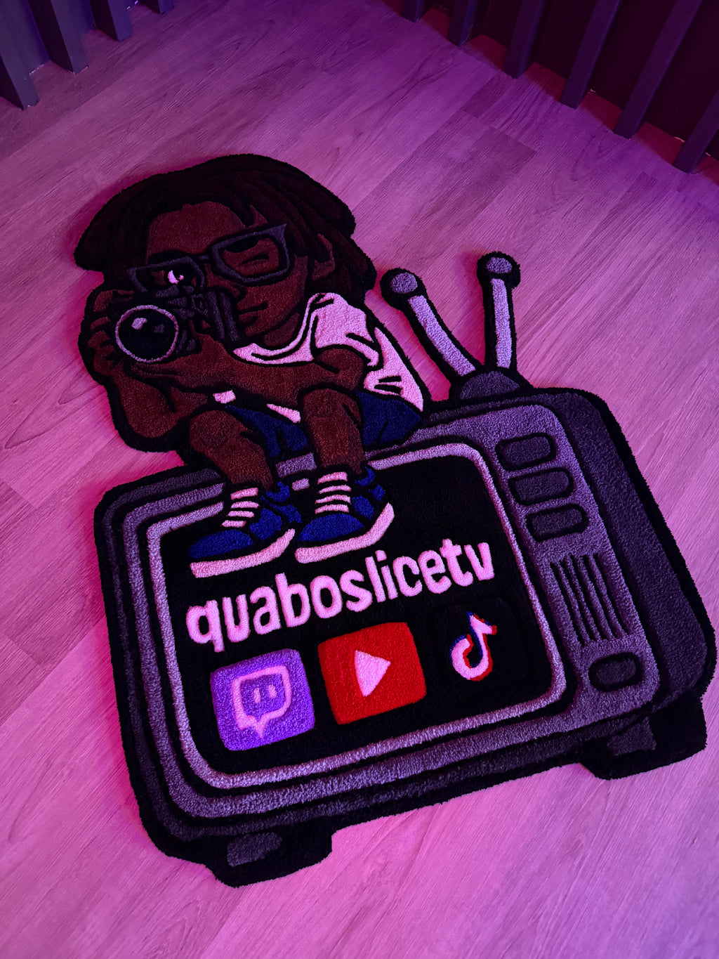 “STREAMER”