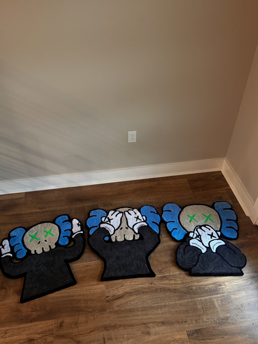 KAWS set