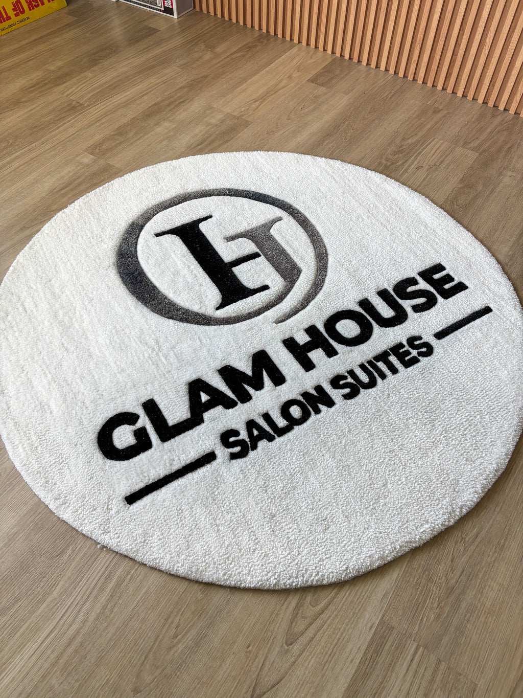 “GLAM HOUSE”