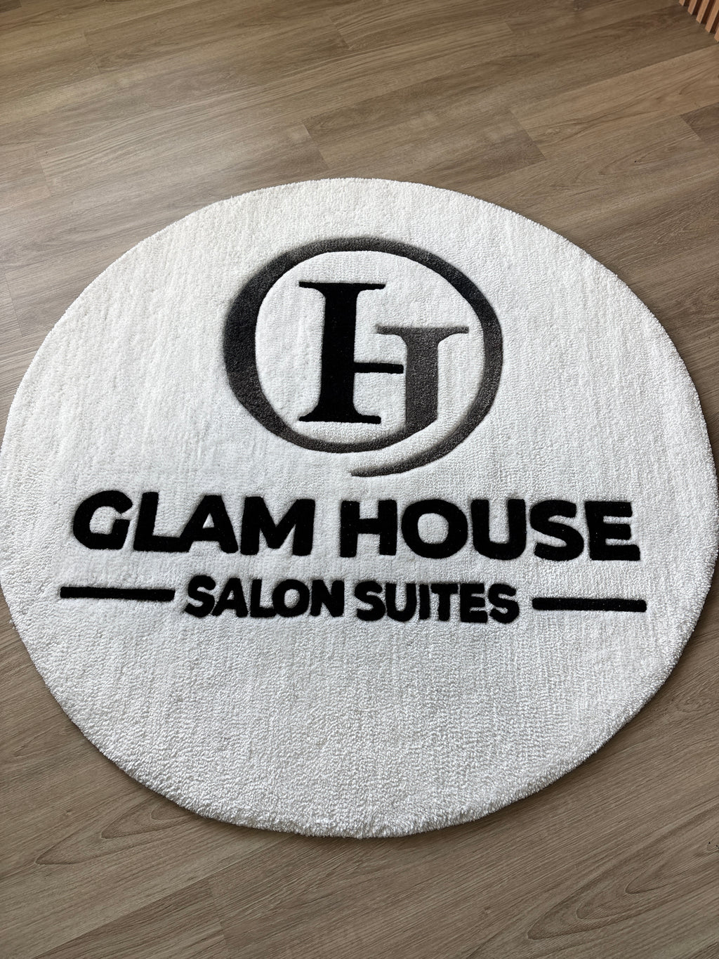 “GLAM HOUSE”