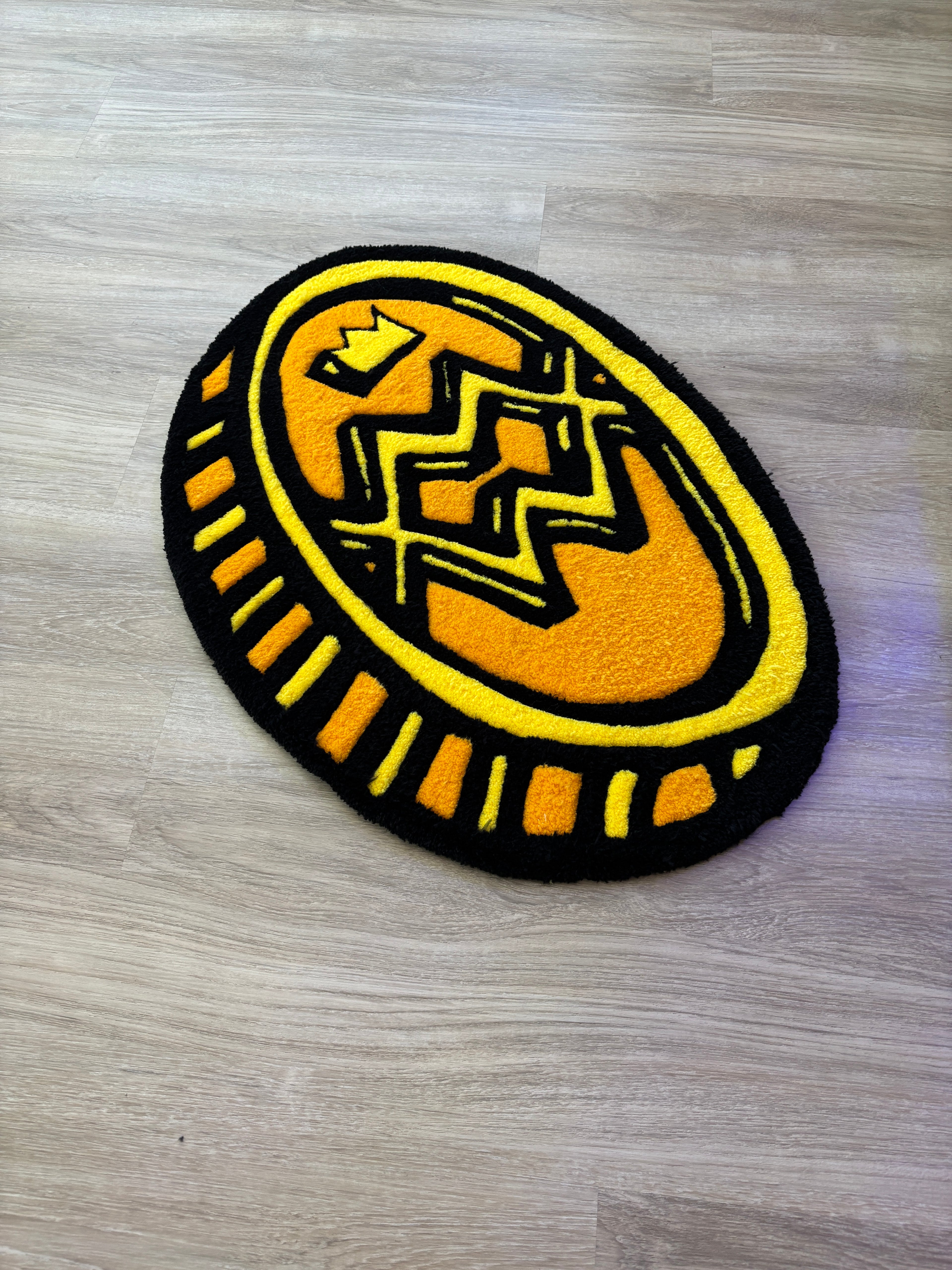 “LOGO COIN RUG”